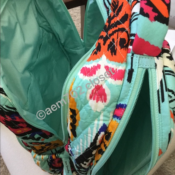 NWT VERA BRADLEY LARGE ESSENTIAL BACKPACK - Picture 4 of 5